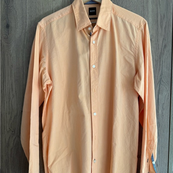 Hugo Boss Regular Fit shirt in Orange
Size: M
Original price: $178 - Picture 2 of 2